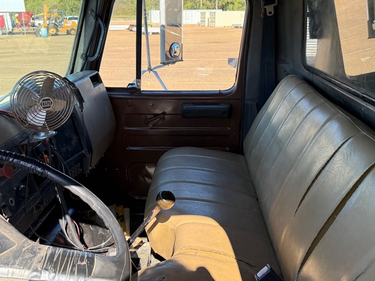 1992-international-4000-image-34