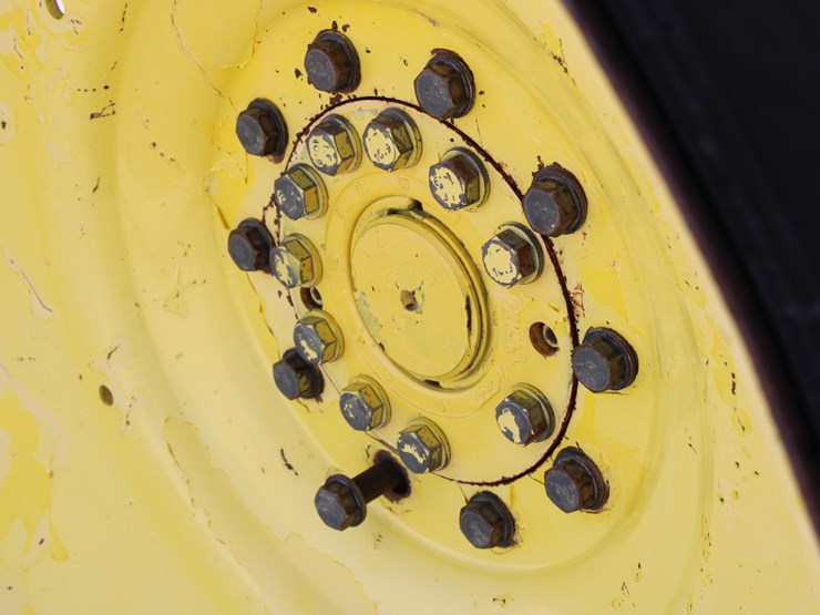 john-deere-8320-image-40