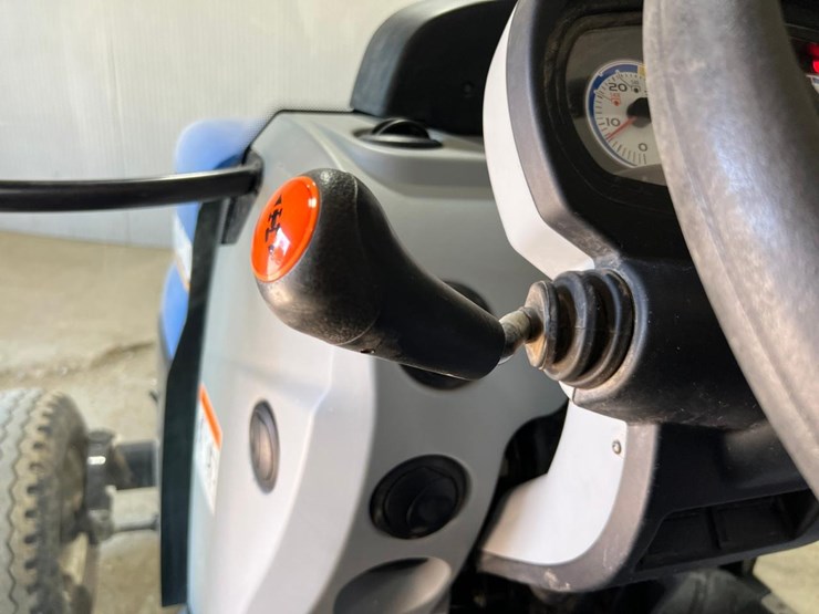 new-holland-t4.75-image-22