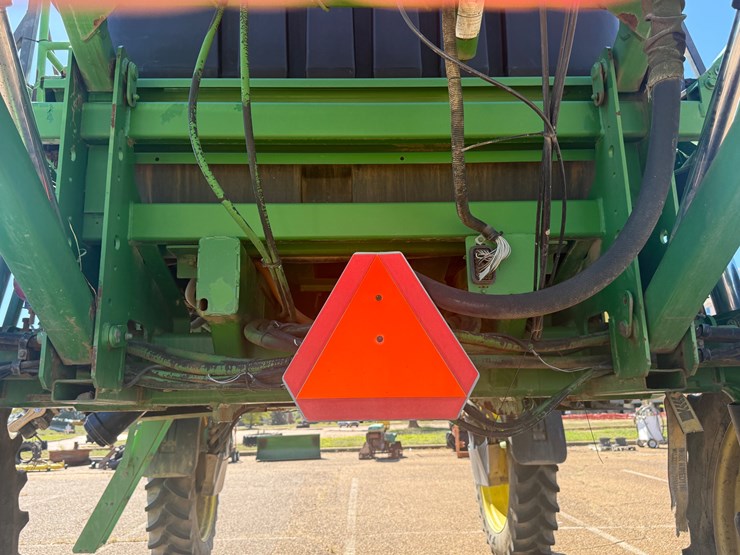 john-deere-4710-image-10