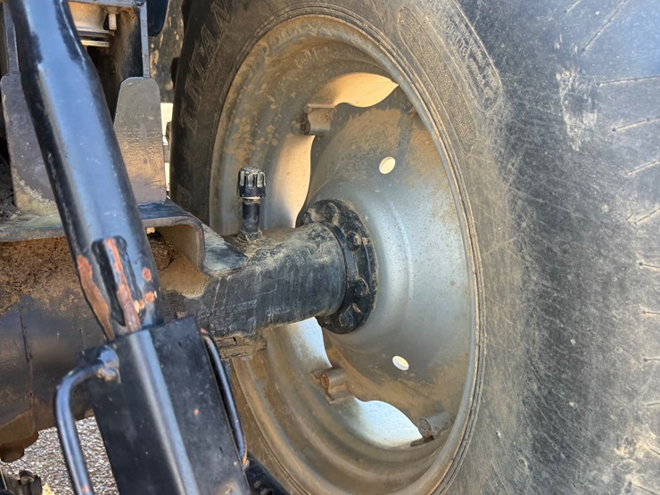 mahindra-8560-image-11