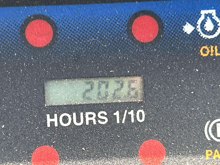 2011-club-cadet-13wx90as056-42in-riding-mower-image-6