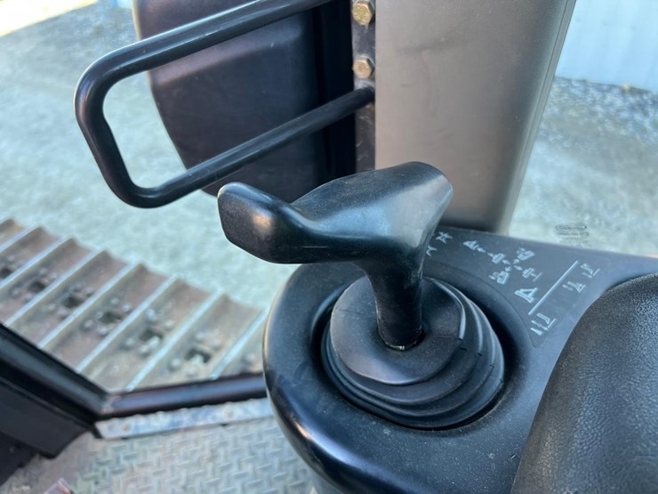 2016-case-850m-lt-image-28