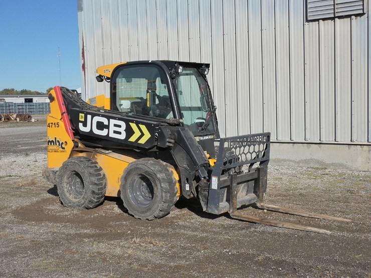 2017-jcb-3ts-8w-image-1