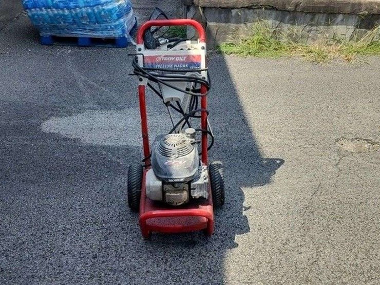 troy-bilt-pressure-washer-2500-max-psi.-2.3-gpm-image-2