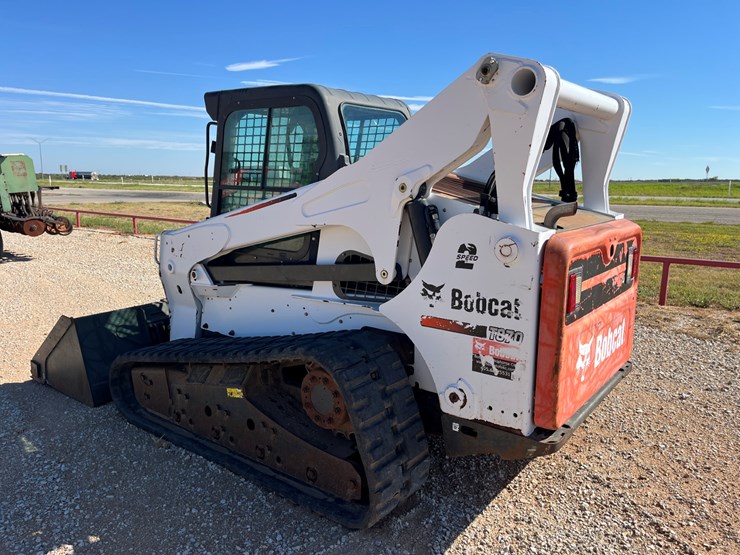 2015-bobcat-t870-image-11