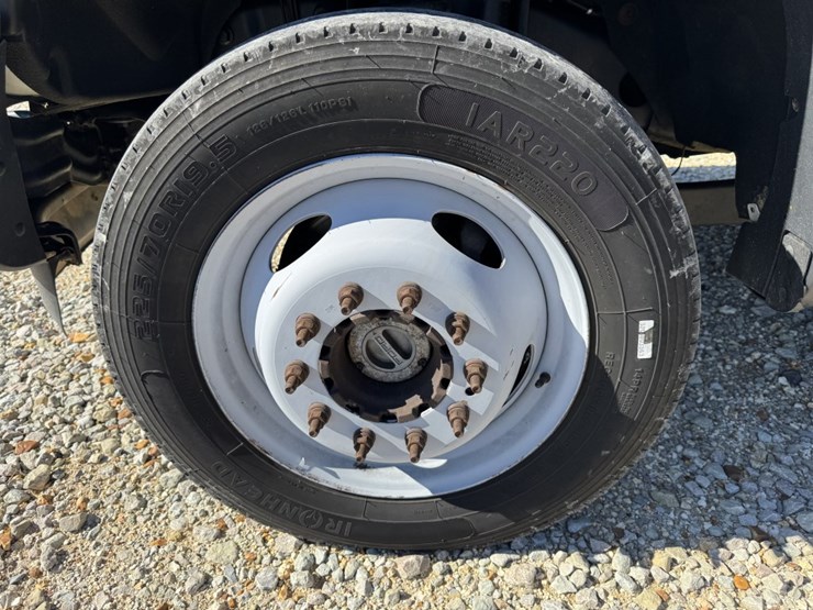 2012-ford-f550-image-8