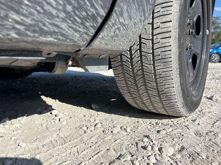 2015-ford-explorer-image-26