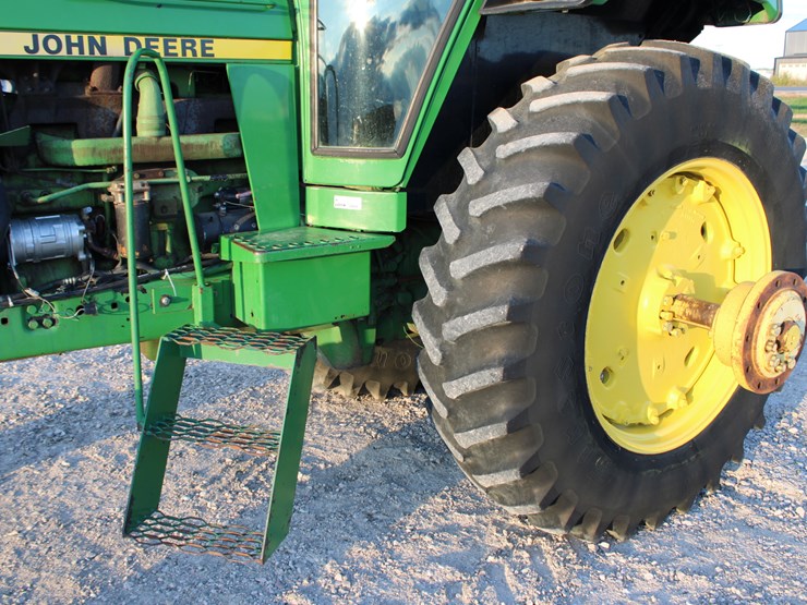 john-deere-4440-image-22