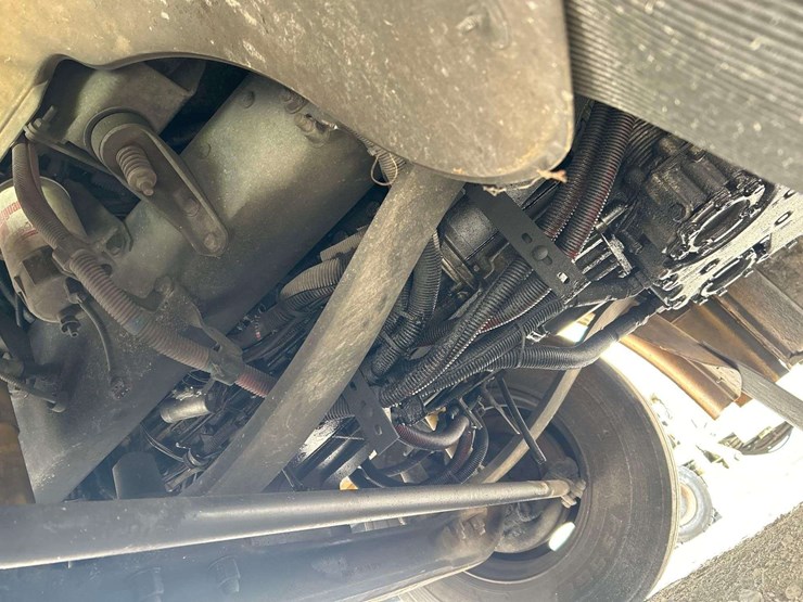 2007-freightliner-b2-image-33