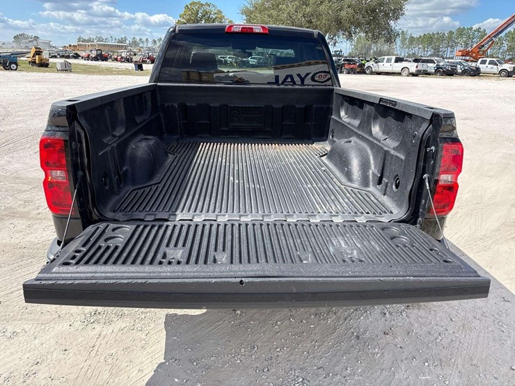 2018-chevrolet-silverado-1500-image-9