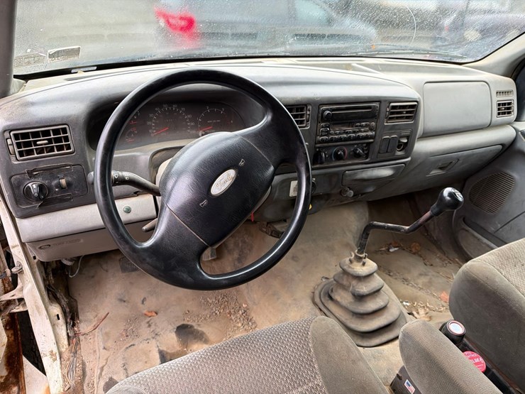 2004-ford-f650-image-17