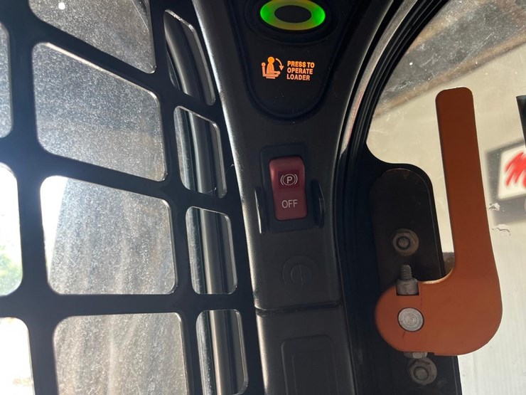 2023-bobcat-s650-image-21