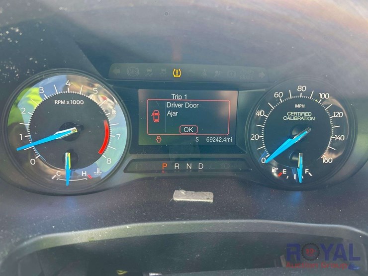 2018-ford-explorer-image-17