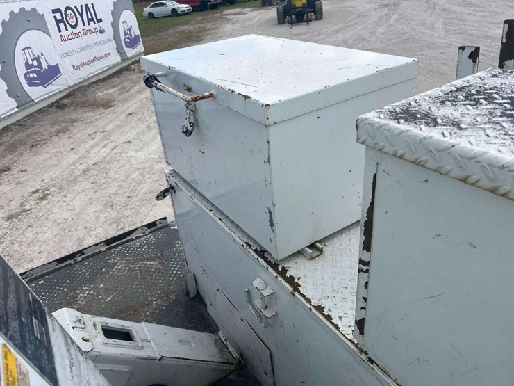 2016-freightliner-m2-106-altec-am50-50ft-bucket-truck-image-38