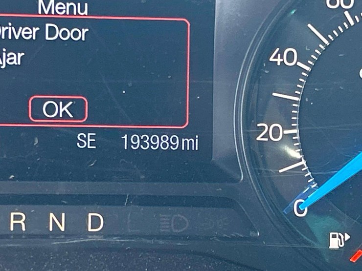 2016-ford-explorer-image-10