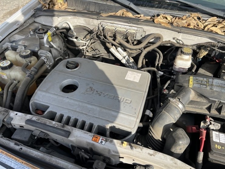 2010-ford-escape-hybrid-image-10