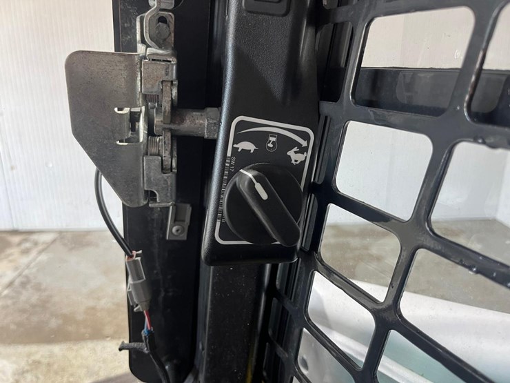 2023-bobcat-s650-image-29