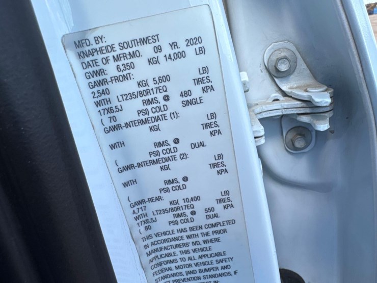 2020-chevrolet-silverado-3500-image-23