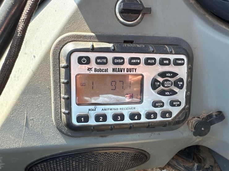 2017-bobcat-t650-image-21