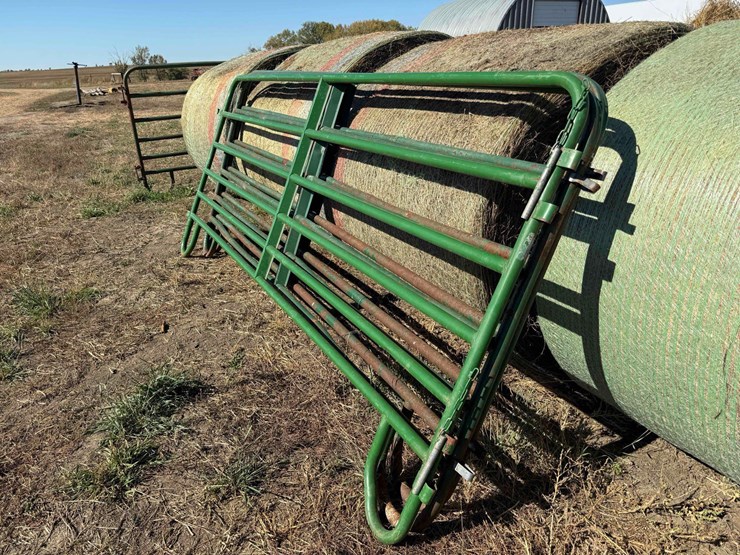 hw-livestock-panel-image-2