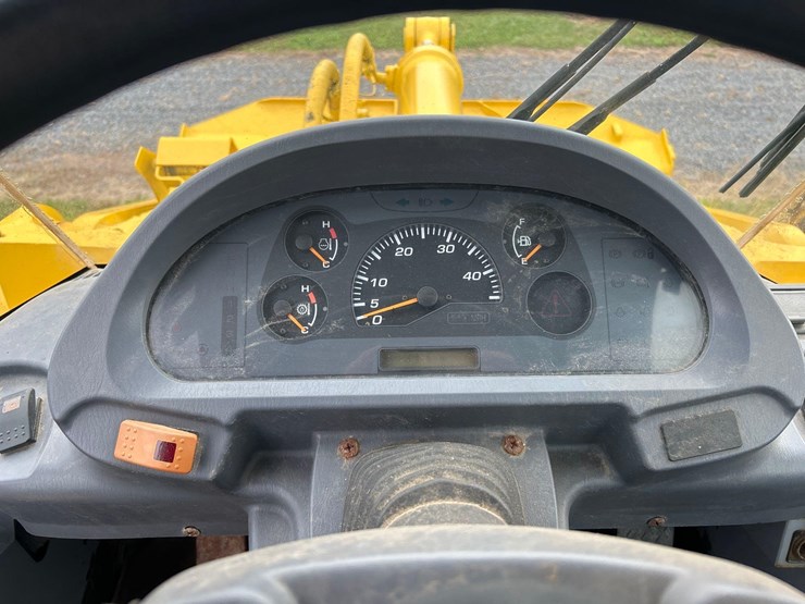 komatsu-wa250-image-16