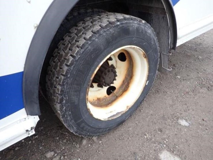 2015-freightliner-mt55-image-40