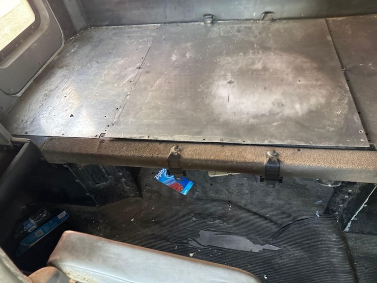 2012-kenworth-t660-image-30