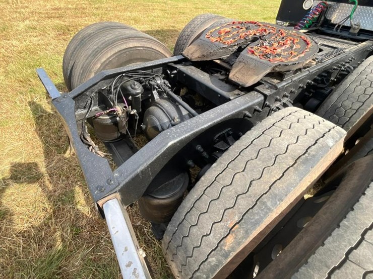 1998-peterbilt-379-image-17