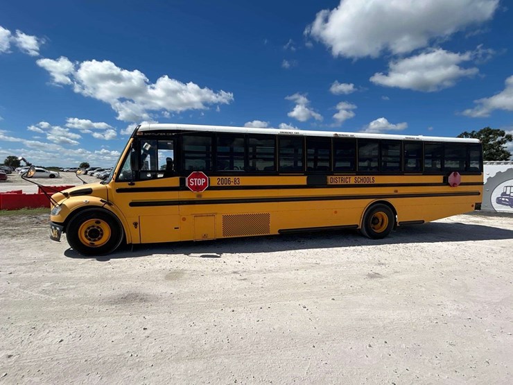 2007-freightliner-b2-image-29