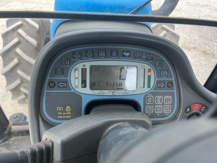 new-holland-tv140-image-25