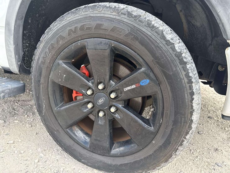 2013-ford-f150-image-36