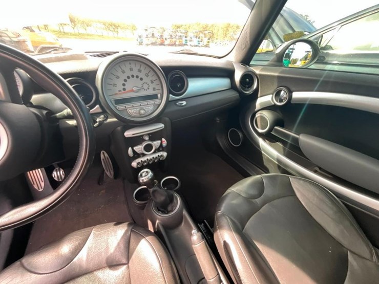 2009-mini-cooper-s-(6-spd,-miles-read-188830,-image-15