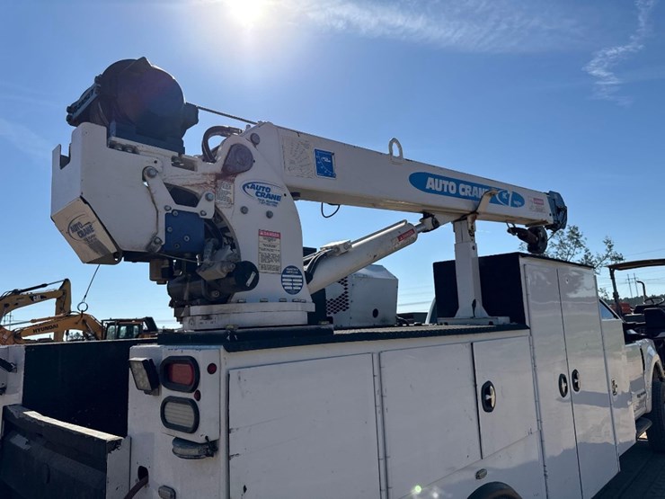 2017-ford-f550-xl-image-16