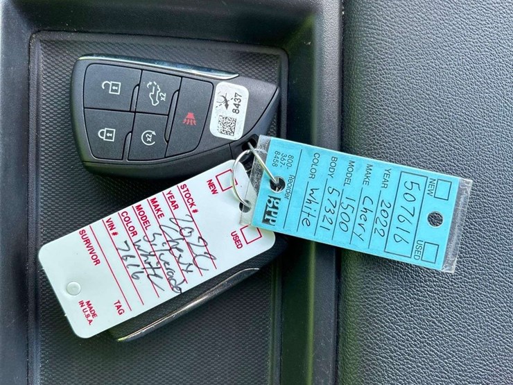 2022-chevrolet-silverado-image-26