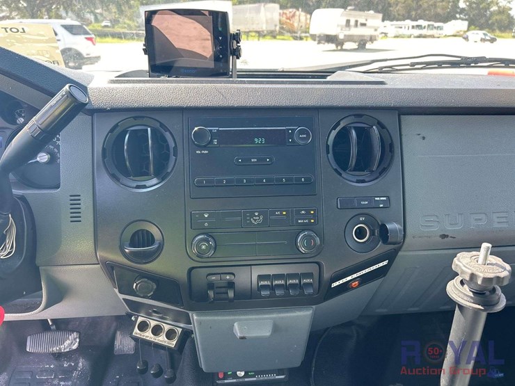 2016-ford-f550-image-16