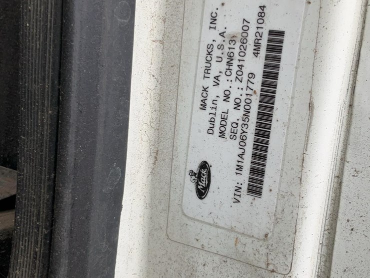 2004-mack-chn613-image-40