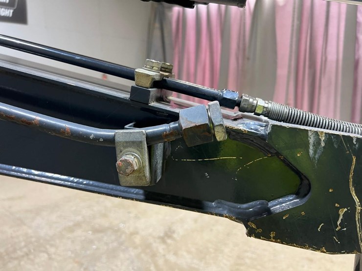 2015-deere-17g-image-9