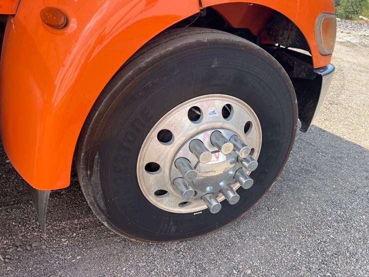 2016-peterbilt-pb337-flatbed-truck-image-23