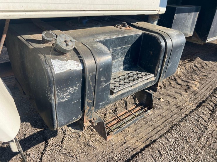 1996-ford-f-series-flatbed-truck-image-11