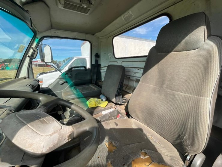 1997-isuzu-cab-&-chassis-image-22