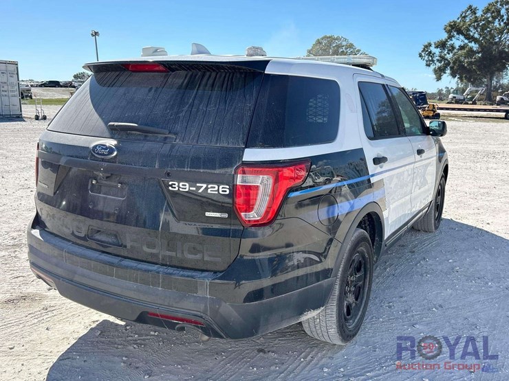 2016-ford-explorer-image-3