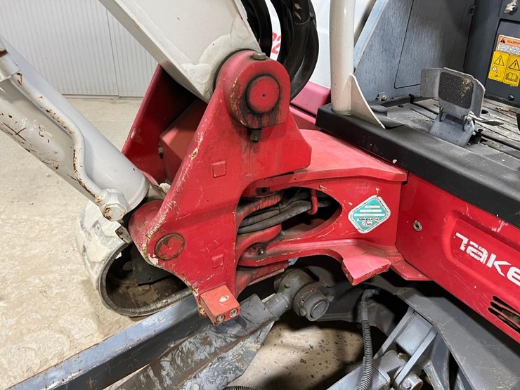 takeuchi-tb240-image-14