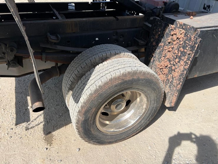 2015-ford-f350-image-19