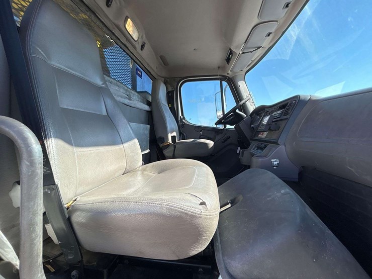 2012-freightliner-m2-106-terex-hi-ranger-tl41-41ft-insulated-bucket-truck-image-33