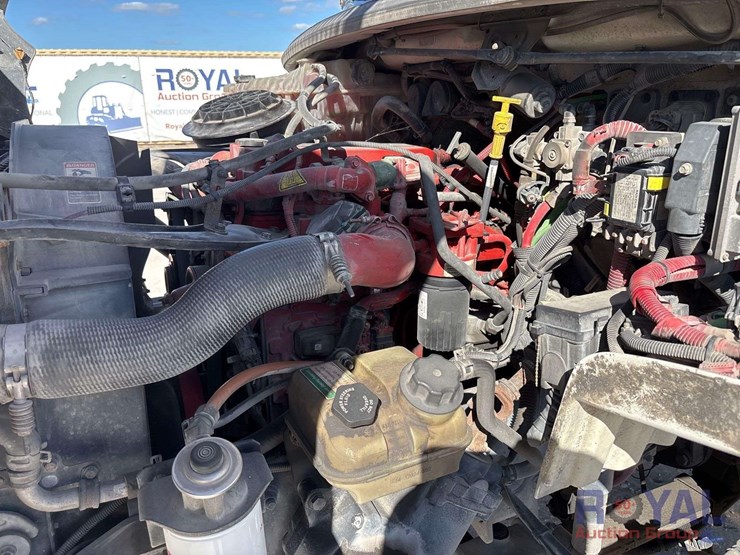 2016-freightliner-m2-106-4x4-altec-bucket-truck-image-44