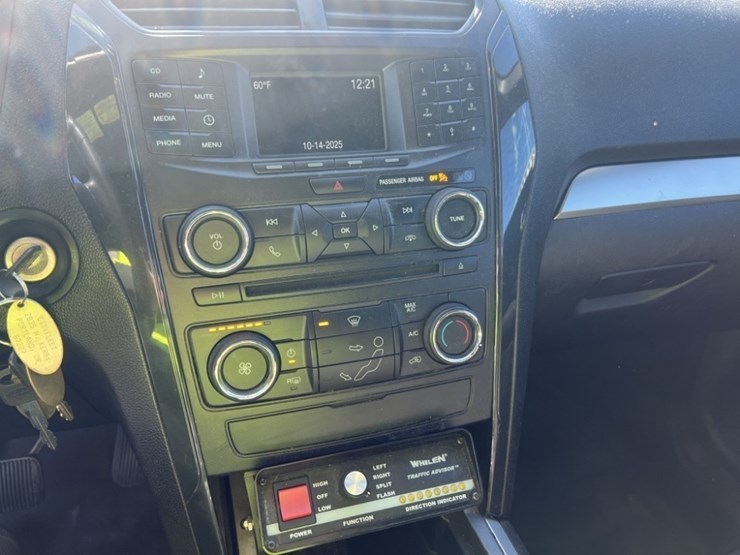 2016-ford-explorer-image-18