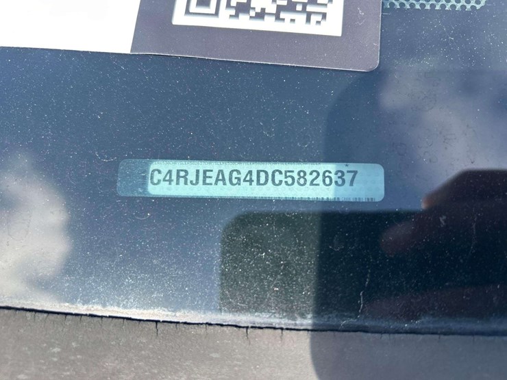 2013-jeep-grand-cherokee-laredo-image-5