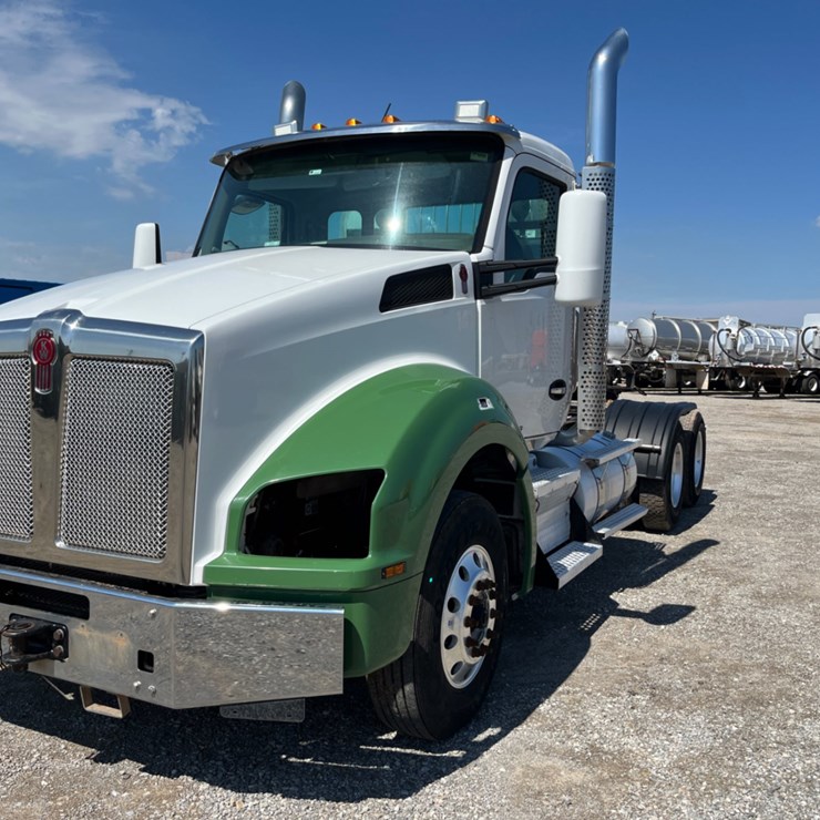 2018 KENWORTH T880