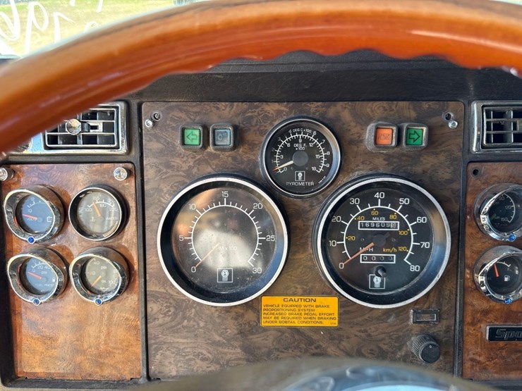 kenworth-t800-image-29